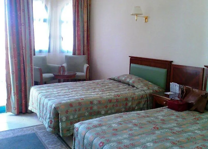 Üdülőközpont Tropicana Grand Azure