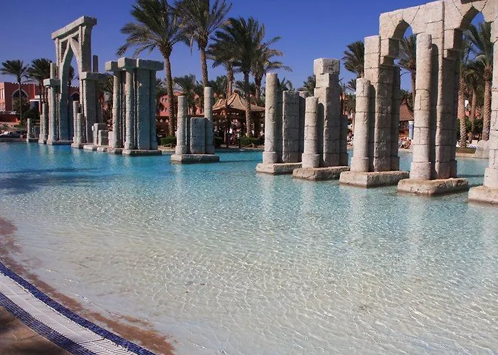 Üdülőközpont Tropicana Grand Azure 5*