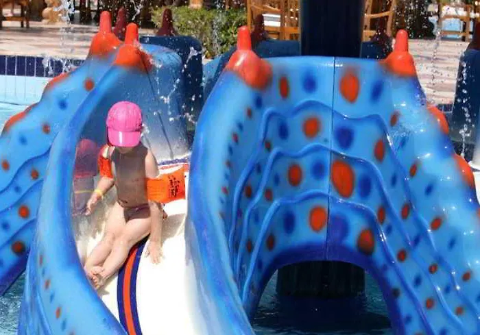 Üdülőközpont Tropicana Grand Azure 5*
