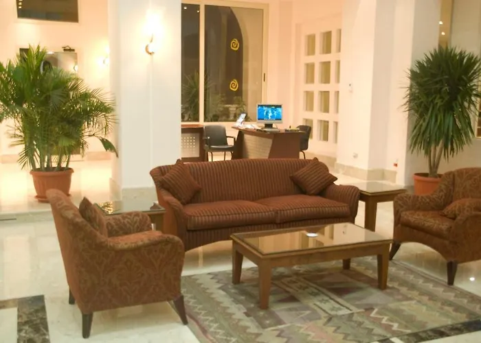 Üdülőközpont Tropicana Grand Azure 5*