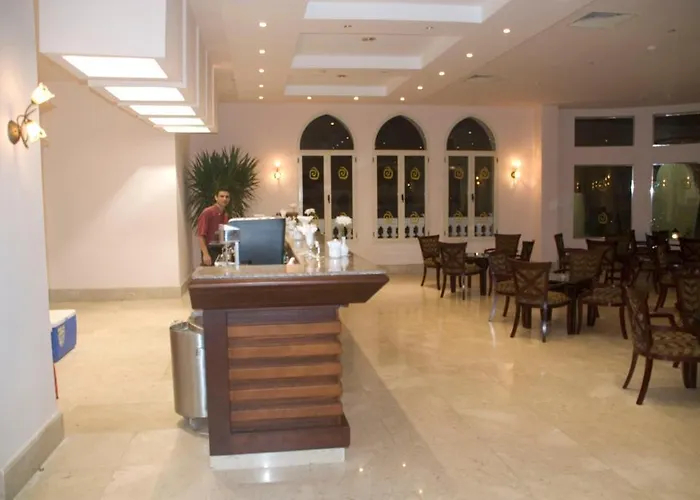 Üdülőközpont Tropicana Grand Azure 5*