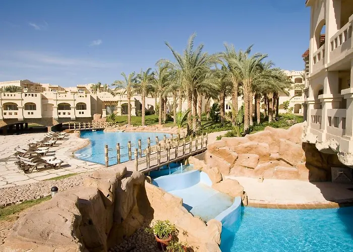 Üdülőközpont Tropicana Grand Azure 5*