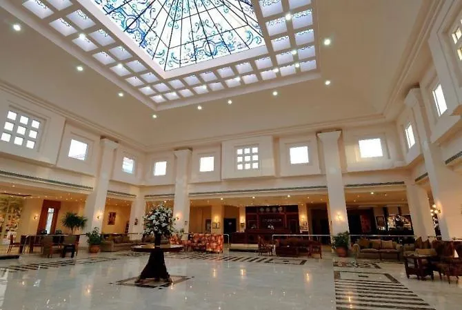Tropicana Grand Azure Üdülőközpont