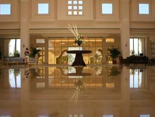 Tropicana Grand Azure Üdülőközpont